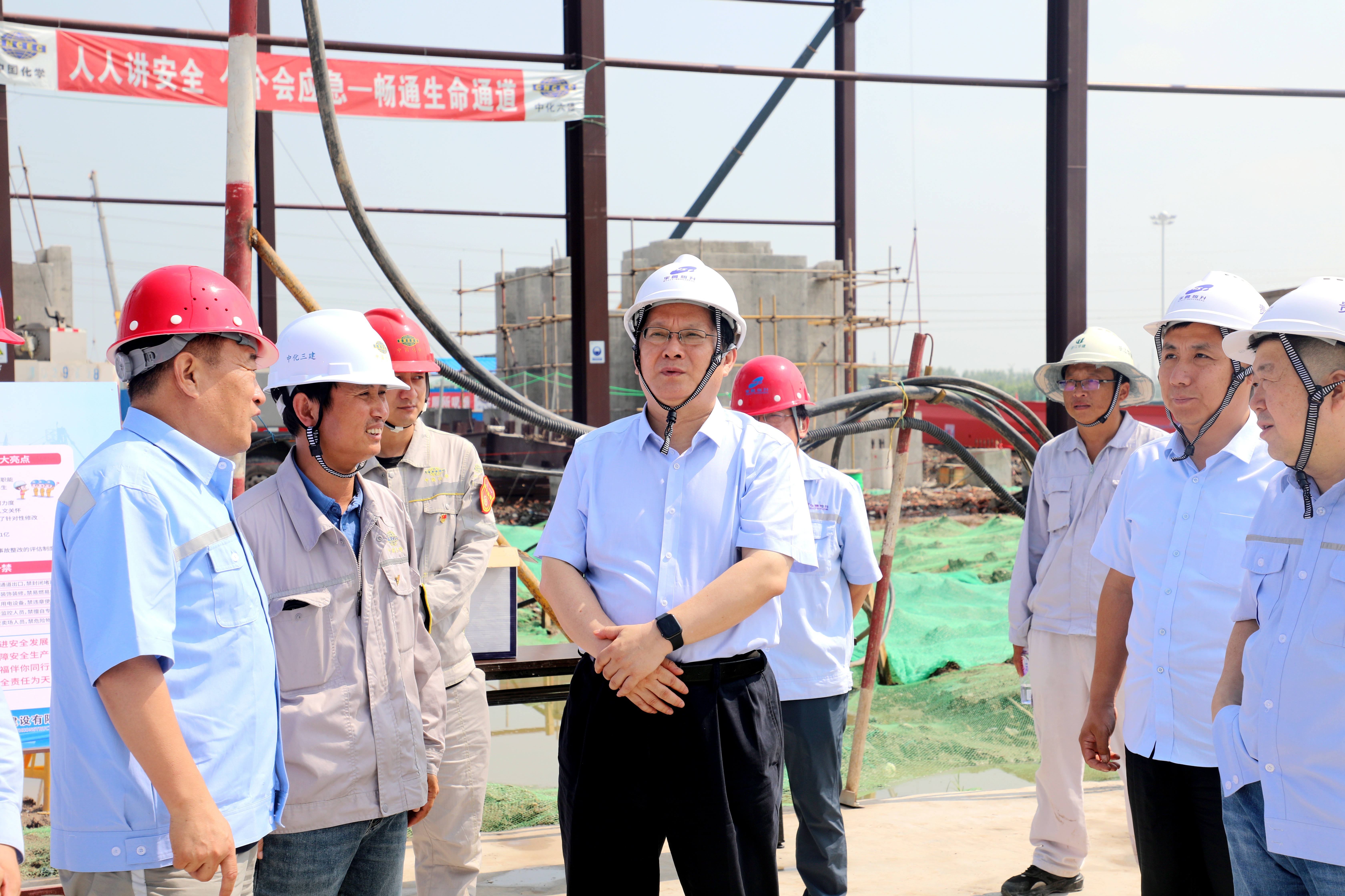 樊軍到華魯恒升第二基地調(diào)研 要求謀新篇 布新局 加快向高端化綠色化智能化邁進(jìn)-3.jpg